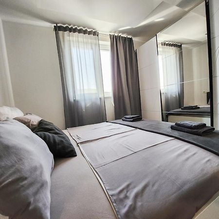 Villa Capris Apartments Koper Zewnętrze zdjęcie